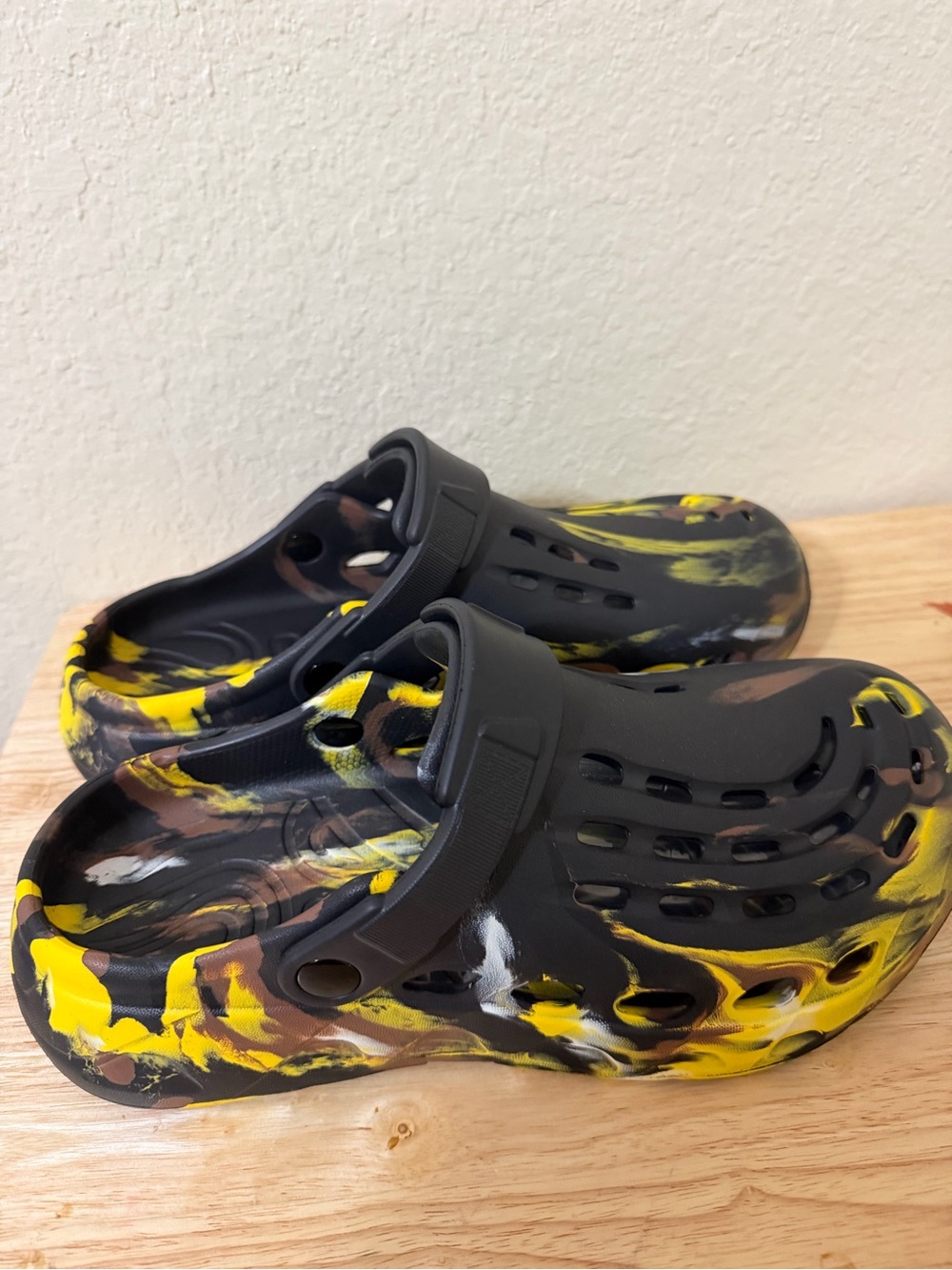 Kids Clog Sandals in Black & Yellow Marble